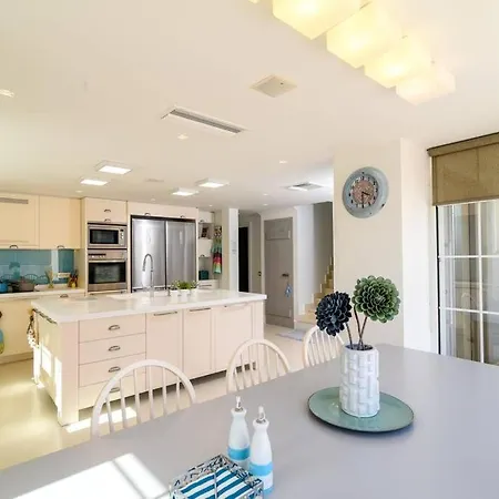 Luxurious Malomar Κινέτα